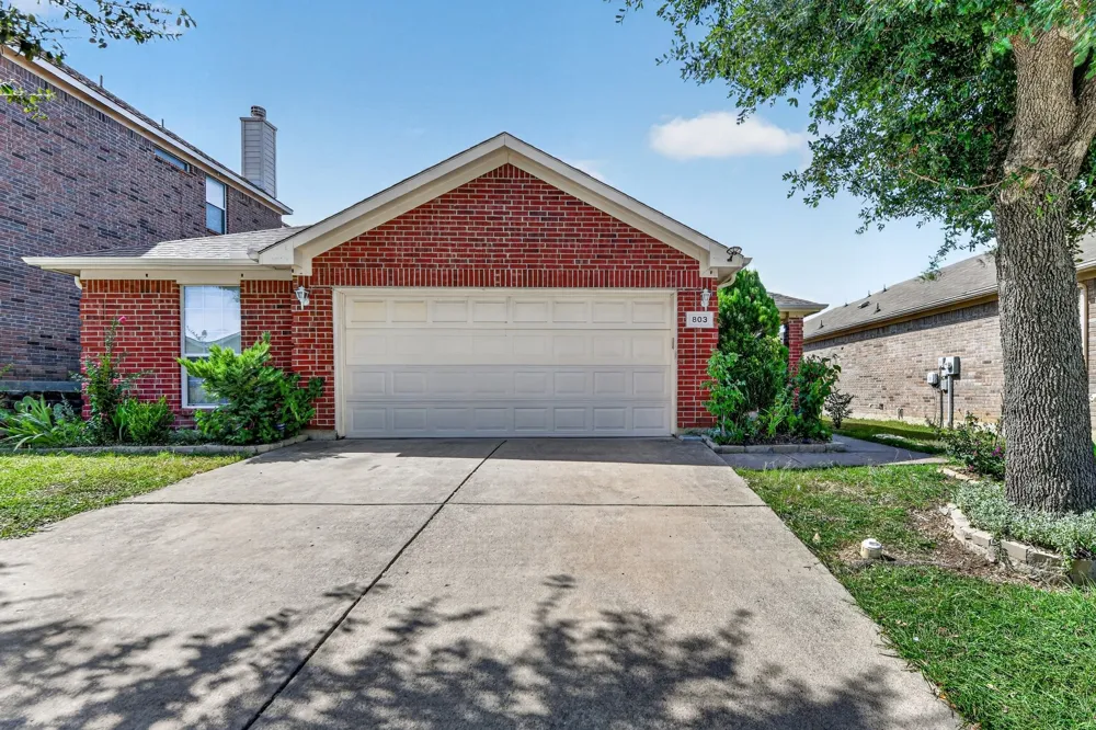 803 E Alexander Lane Euless, TX 76040