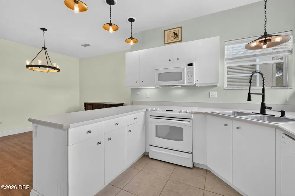 31 Magnolia Drive S Ormond Beach, FL 32174