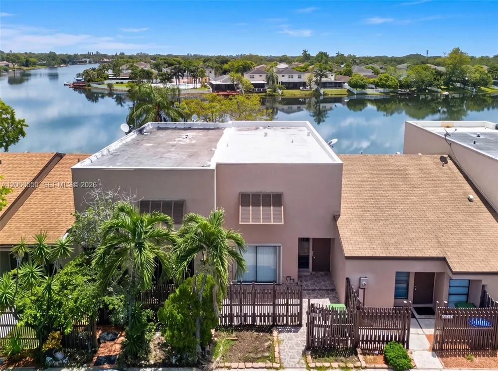1217 NW 122nd Ter Pembroke Pines, FL 33026