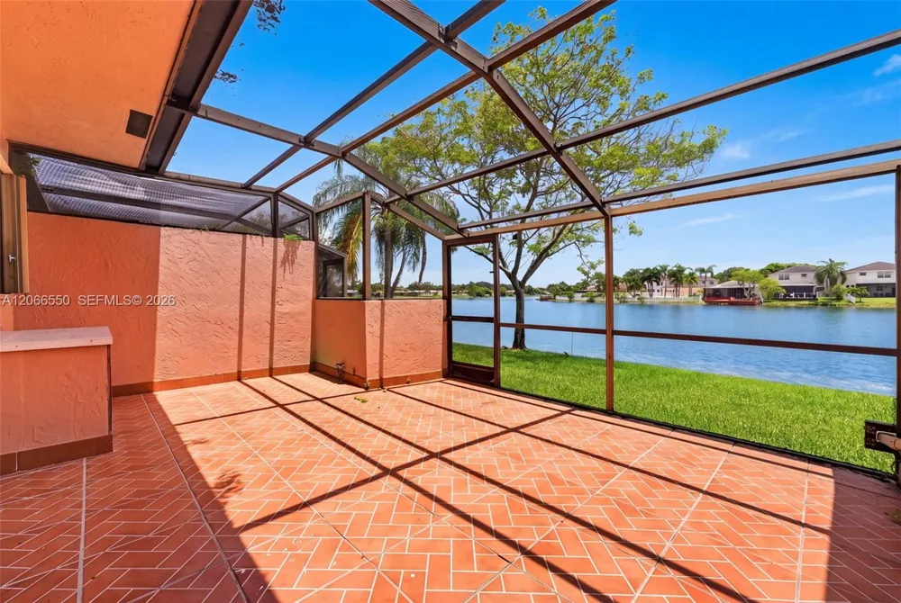 1217 NW 122nd Ter Pembroke Pines, FL 33026