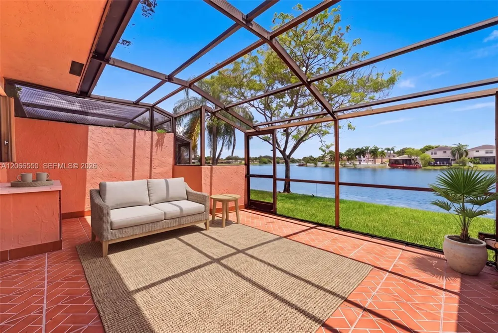1217 NW 122nd Ter Pembroke Pines, FL 33026