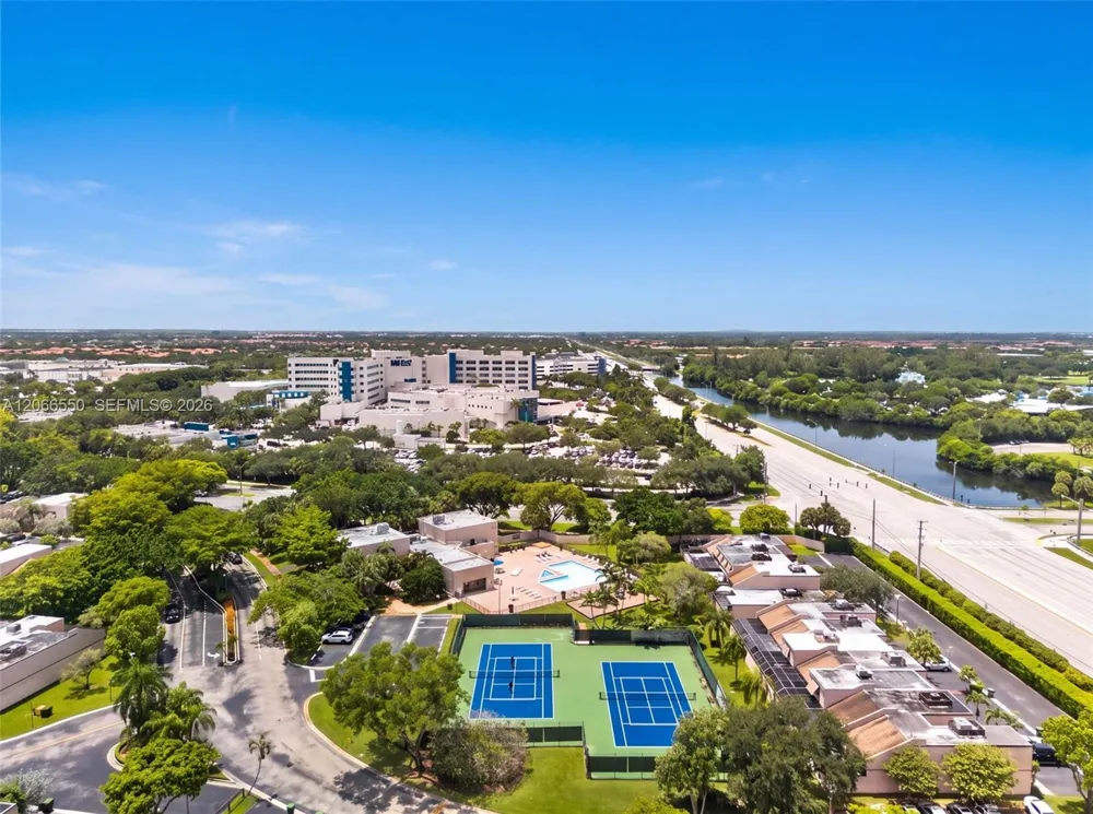 1217 NW 122nd Ter Pembroke Pines, FL 33026