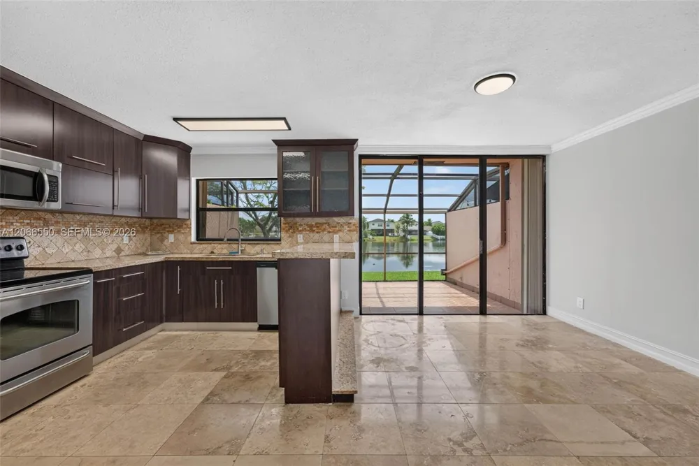 1217 NW 122nd Ter Pembroke Pines, FL 33026