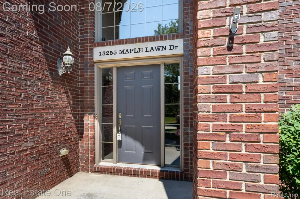 13255 Maple Lawn Drive Shelby Charter Township, MI 48315