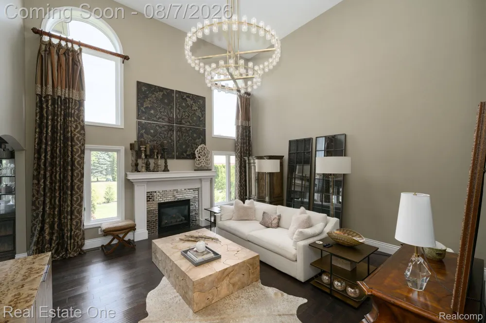 13255 Maple Lawn Drive Shelby Charter Township, MI 48315