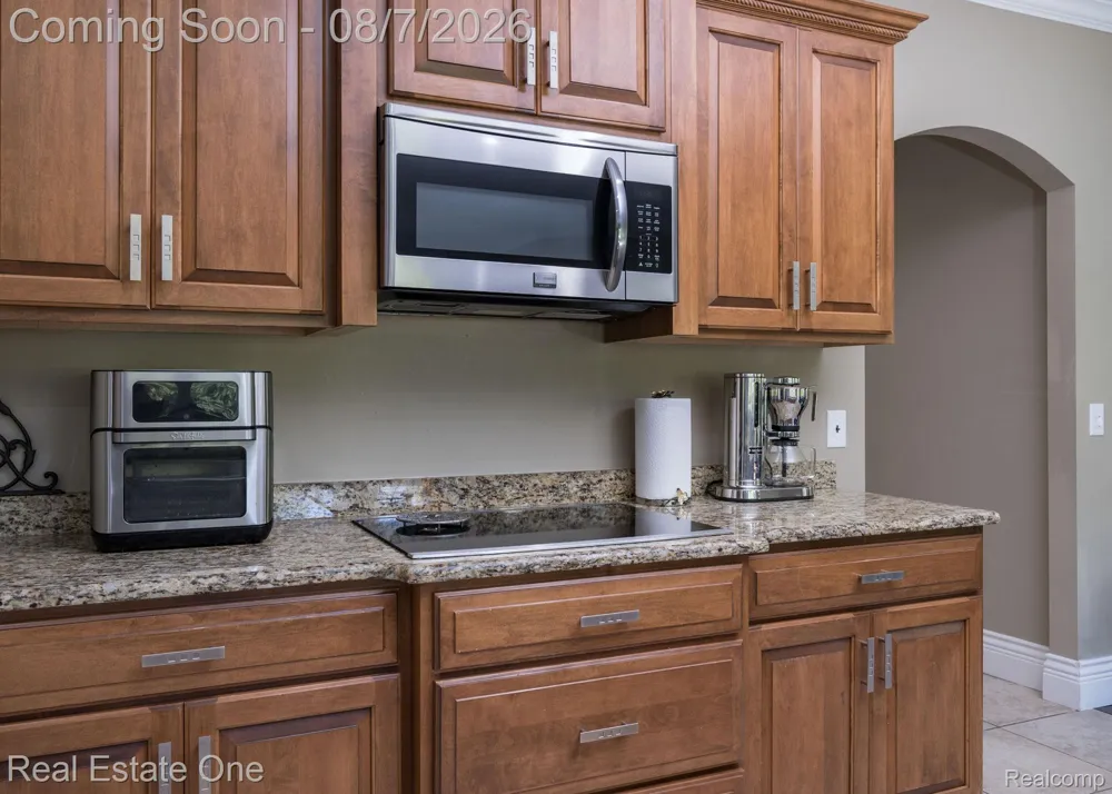 13255 Maple Lawn Drive Shelby Charter Township, MI 48315