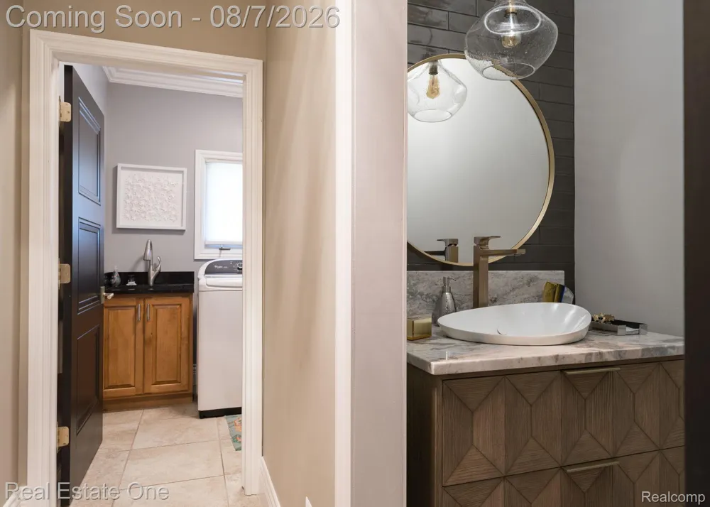 13255 Maple Lawn Drive Shelby Charter Township, MI 48315