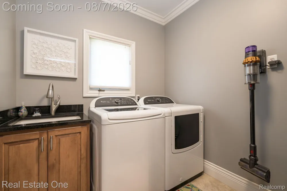 13255 Maple Lawn Drive Shelby Charter Township, MI 48315