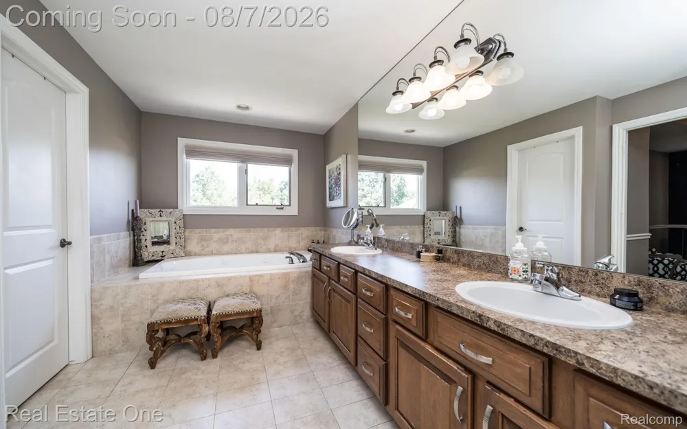 13255 Maple Lawn Drive Shelby Charter Township, MI 48315
