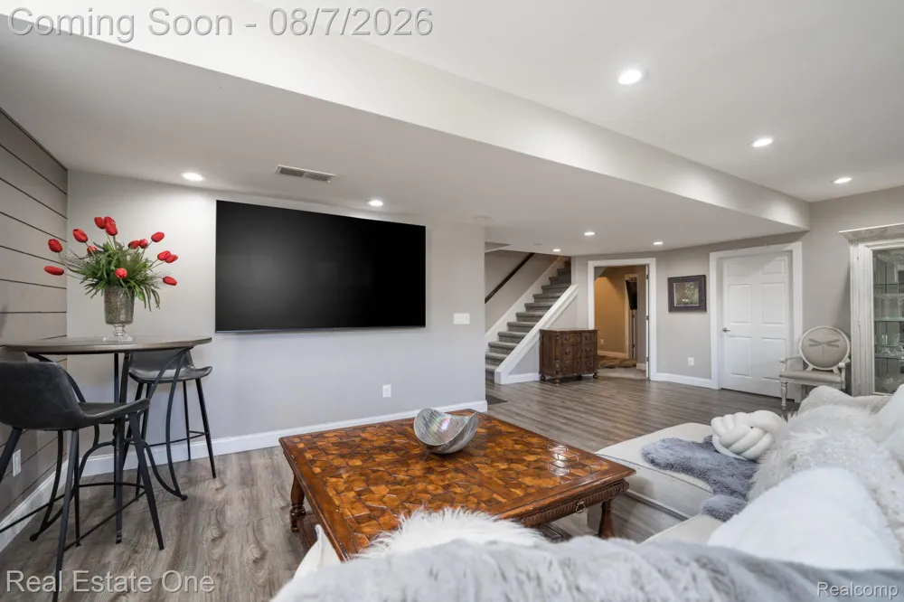 13255 Maple Lawn Drive Shelby Charter Township, MI 48315