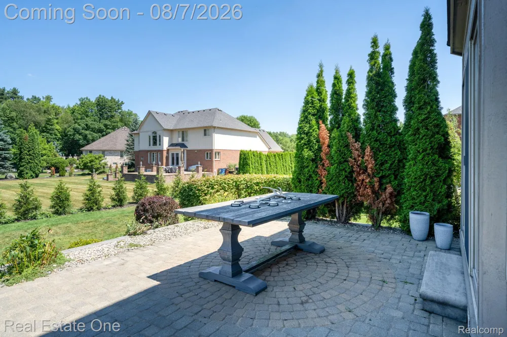 13255 Maple Lawn Drive Shelby Charter Township, MI 48315