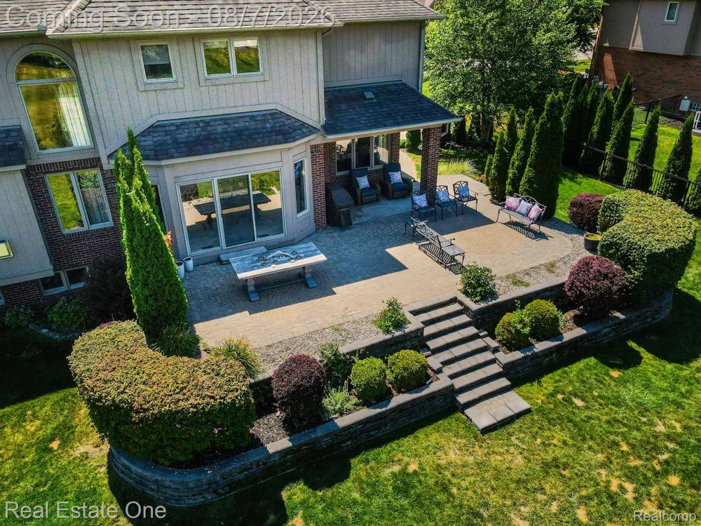 13255 Maple Lawn Drive Shelby Charter Township, MI 48315
