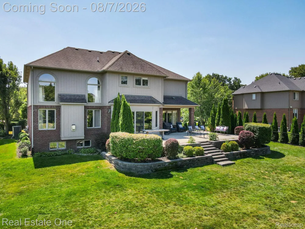 13255 Maple Lawn Drive Shelby Charter Township, MI 48315