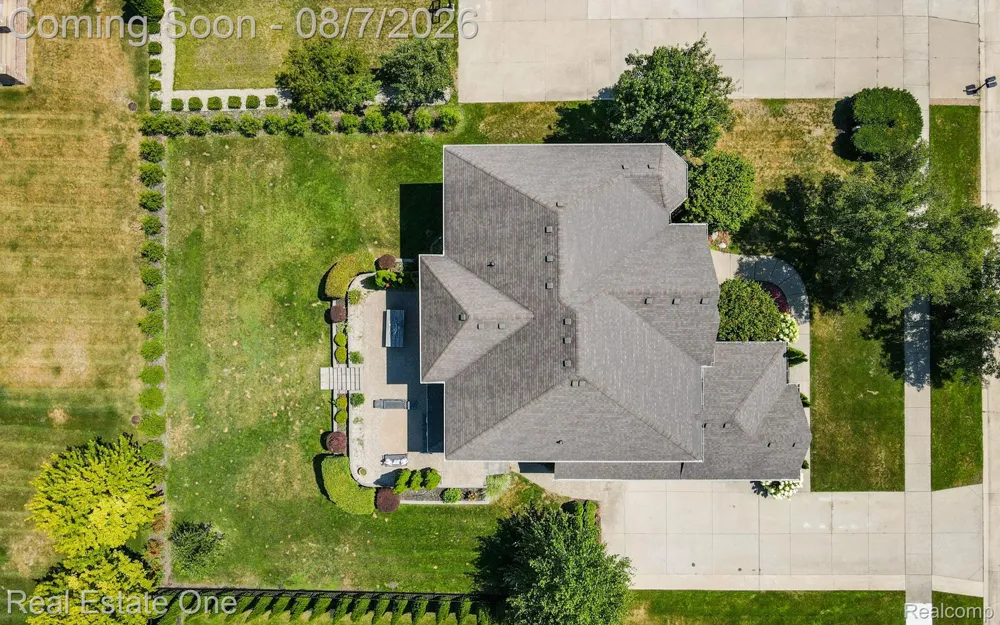 13255 Maple Lawn Drive Shelby Charter Township, MI 48315