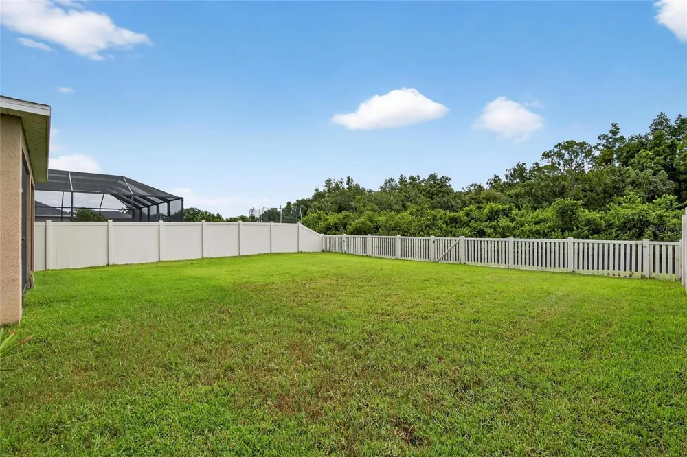 8435 HUNTERS FORK LOOP Ruskin, FL 33573