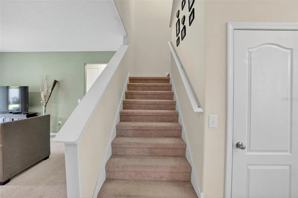8435 HUNTERS FORK LOOP Ruskin, FL 33573
