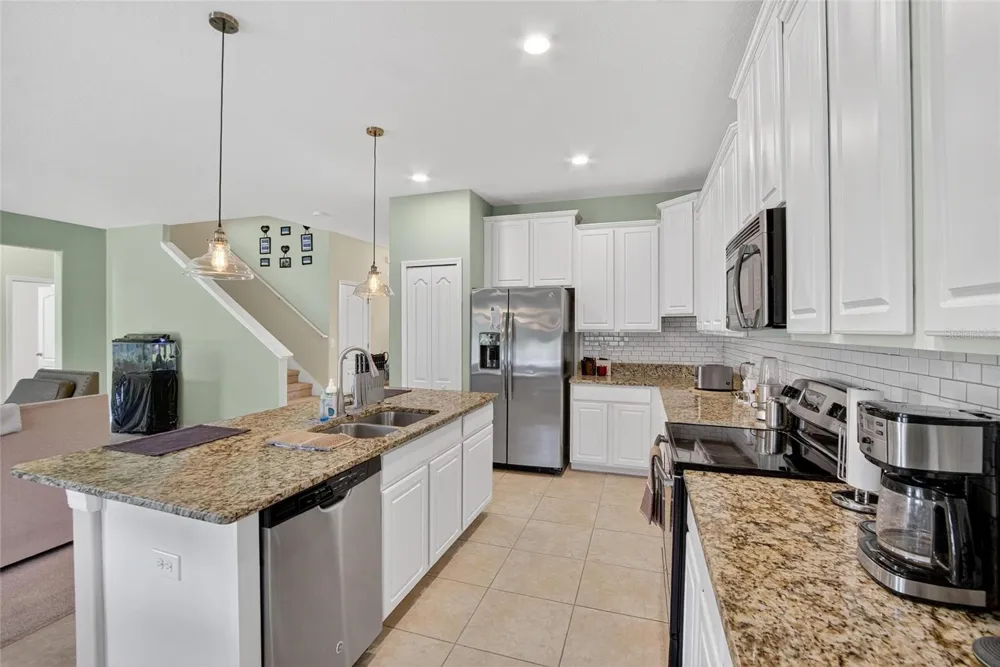 8435 HUNTERS FORK LOOP Ruskin, FL 33573