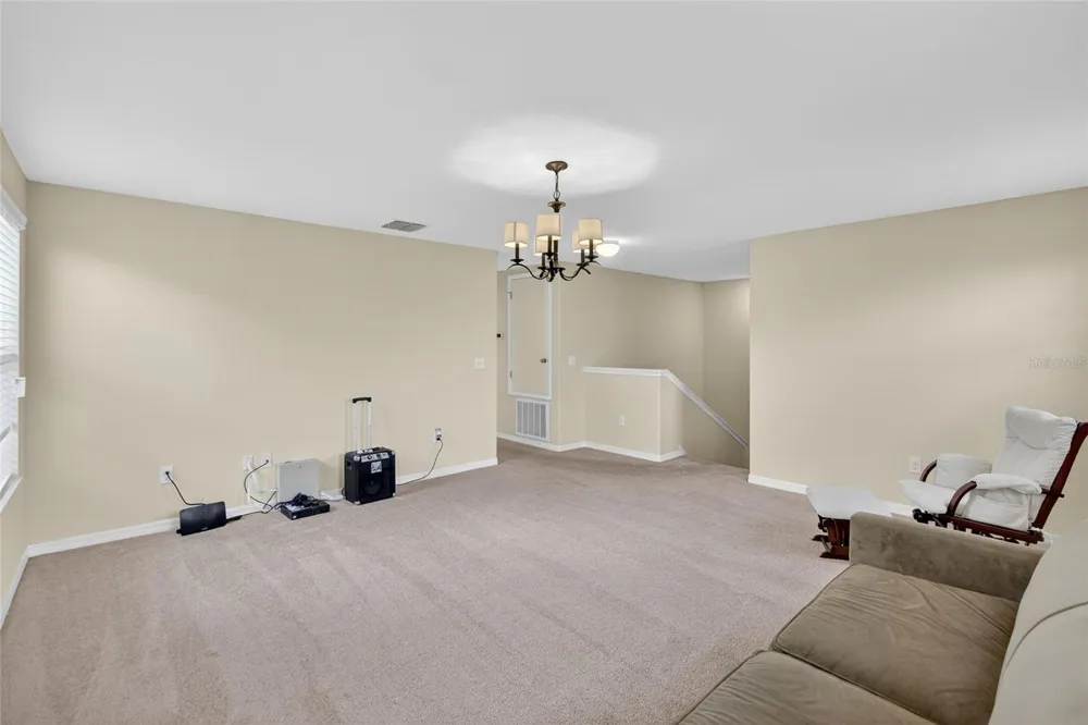 8435 HUNTERS FORK LOOP Ruskin, FL 33573