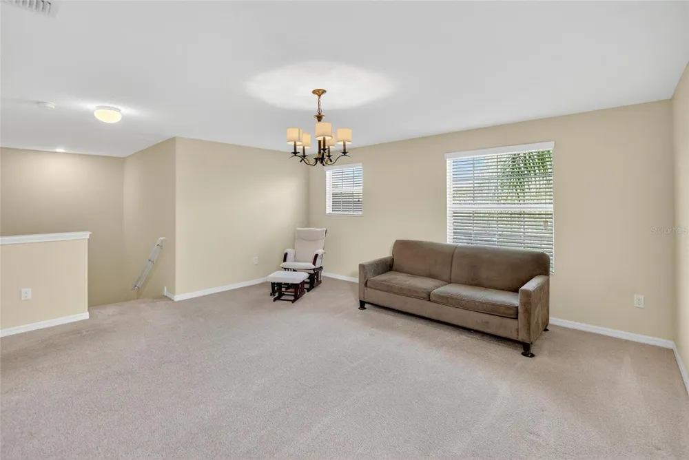 8435 HUNTERS FORK LOOP Ruskin, FL 33573