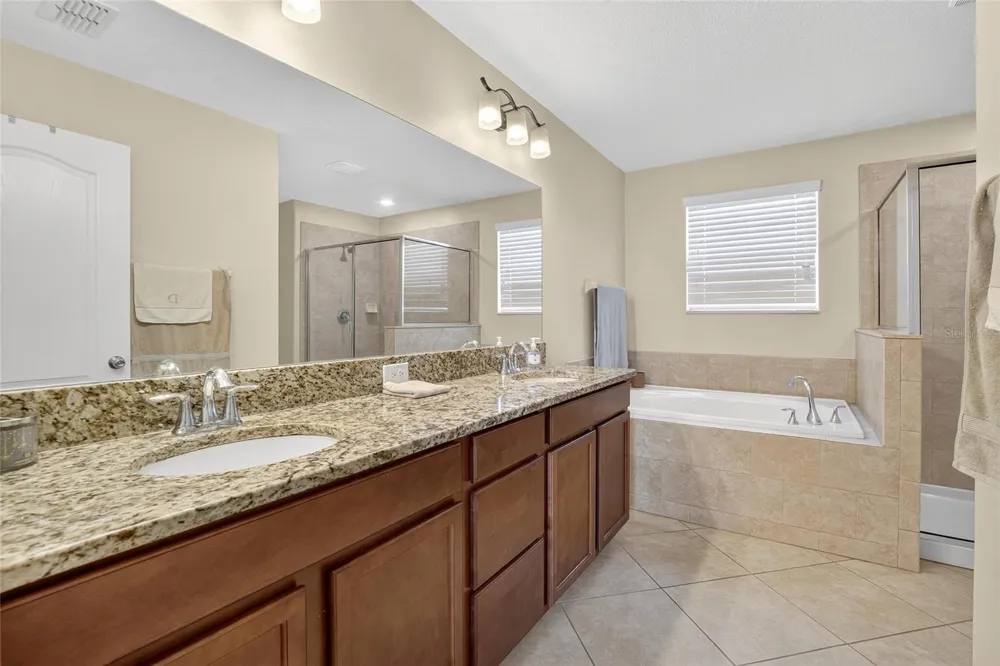 8435 HUNTERS FORK LOOP Ruskin, FL 33573