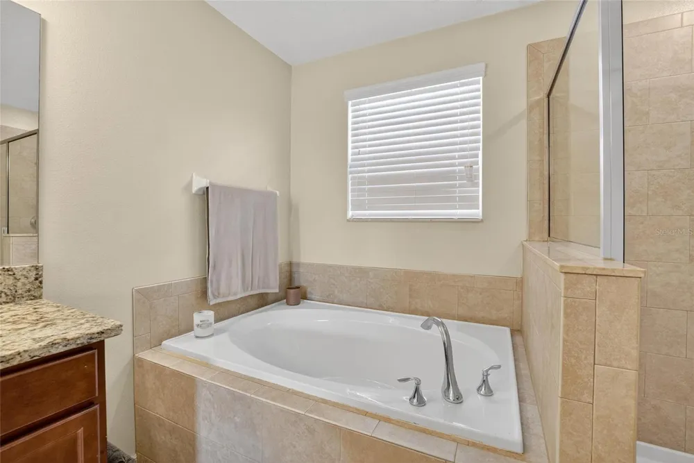8435 HUNTERS FORK LOOP Ruskin, FL 33573
