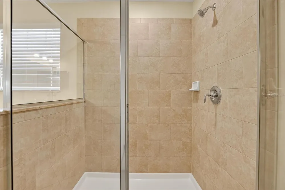 8435 HUNTERS FORK LOOP Ruskin, FL 33573