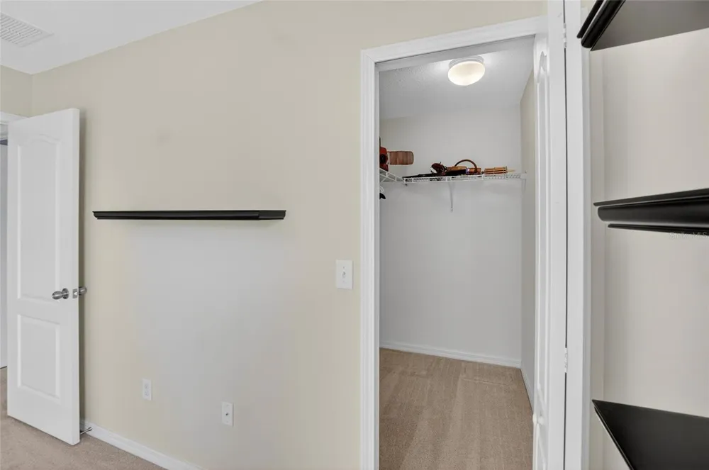 8435 HUNTERS FORK LOOP Ruskin, FL 33573