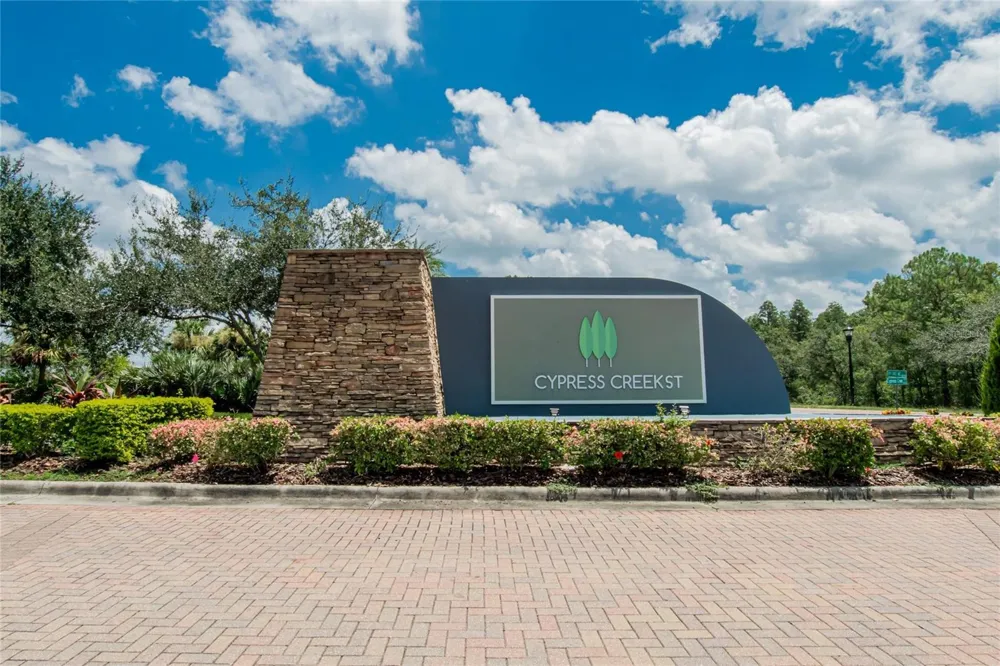 8435 HUNTERS FORK LOOP Ruskin, FL 33573