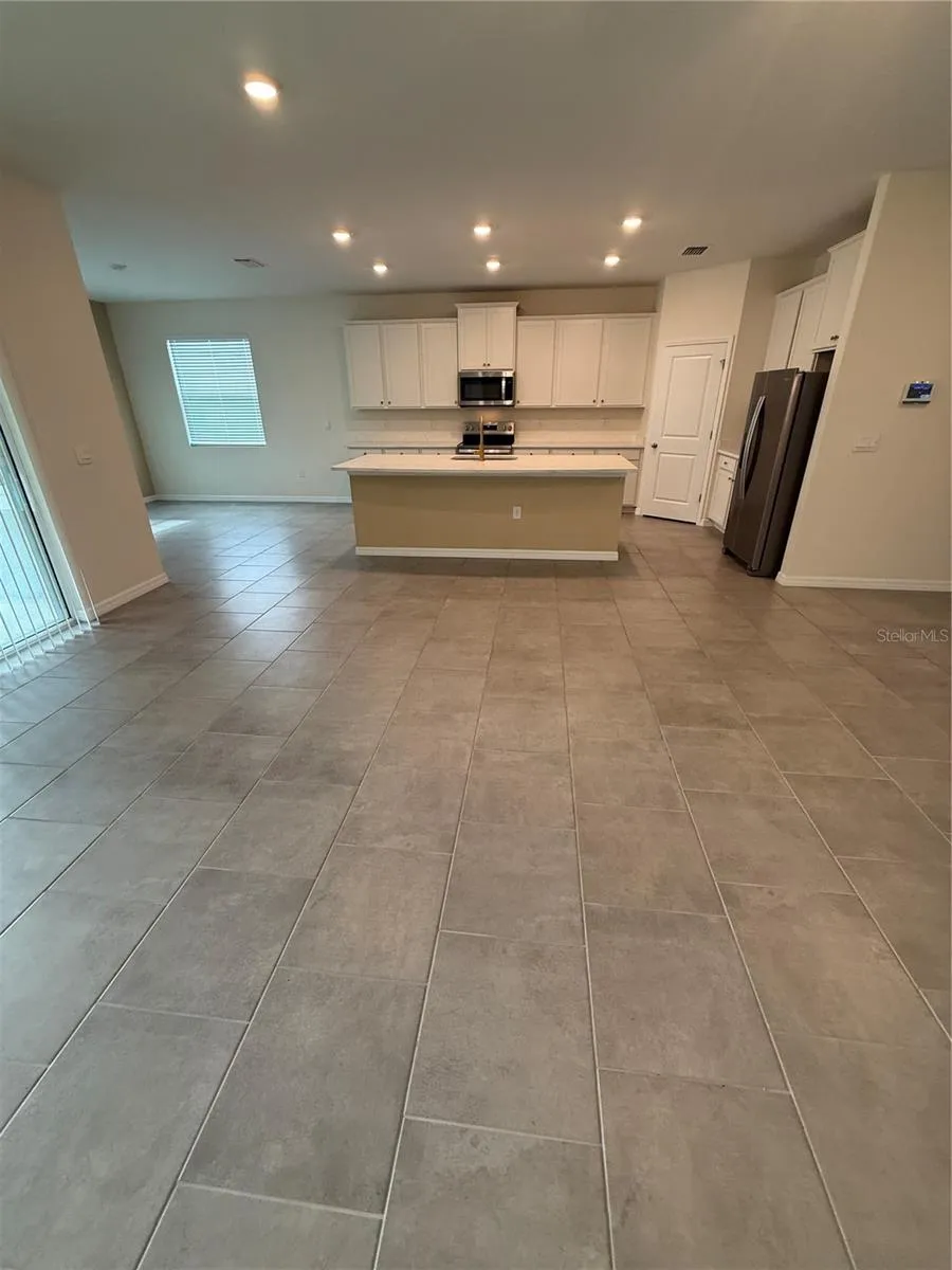 10652 BRIDGEGATE HEIGHTS LOOP San Antonio, FL 33576