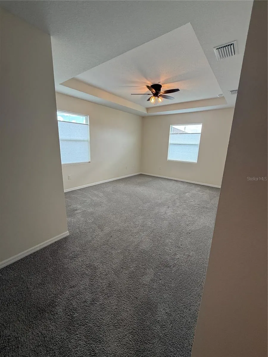 10652 BRIDGEGATE HEIGHTS LOOP San Antonio, FL 33576
