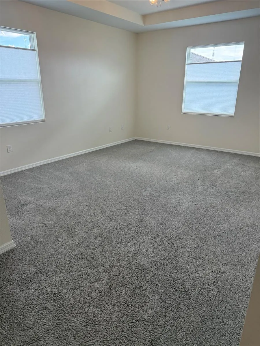 10652 BRIDGEGATE HEIGHTS LOOP San Antonio, FL 33576
