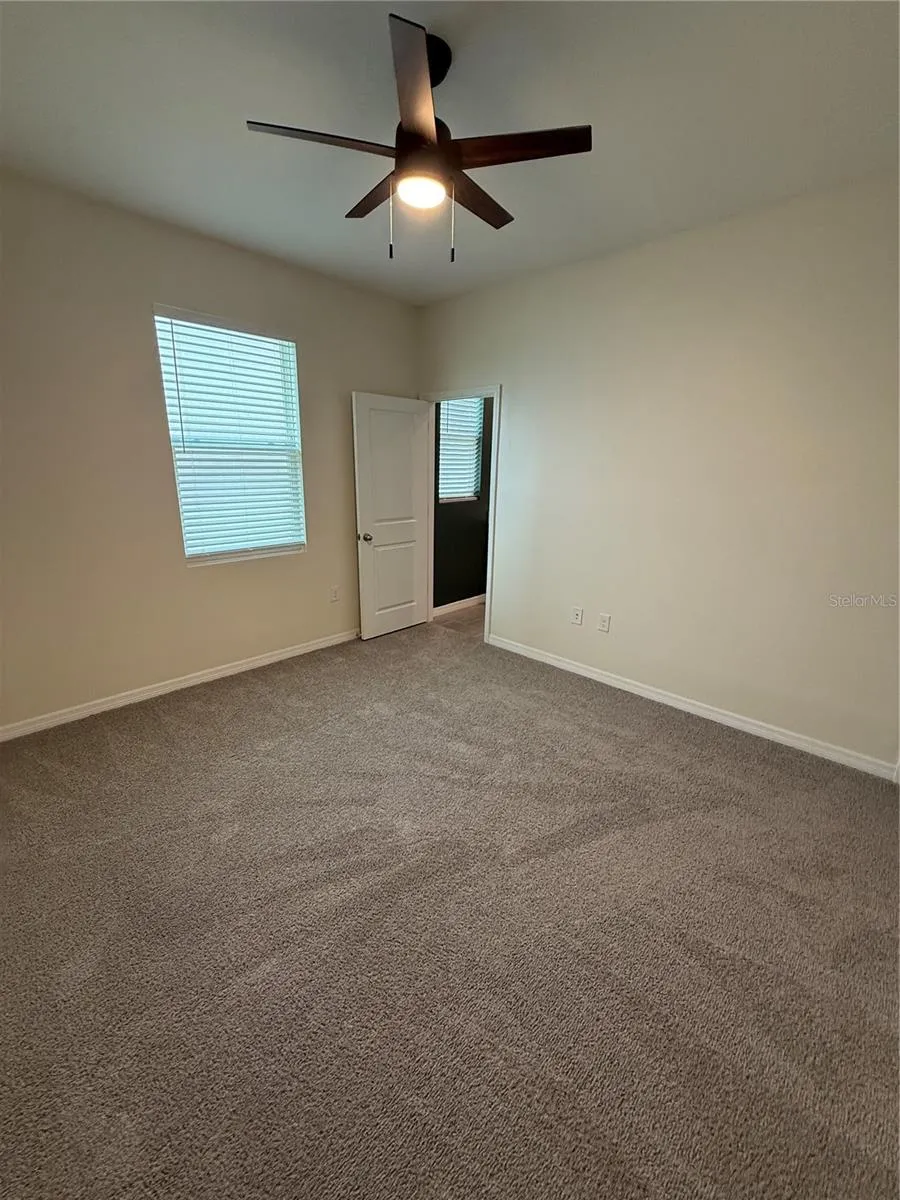 10652 BRIDGEGATE HEIGHTS LOOP San Antonio, FL 33576