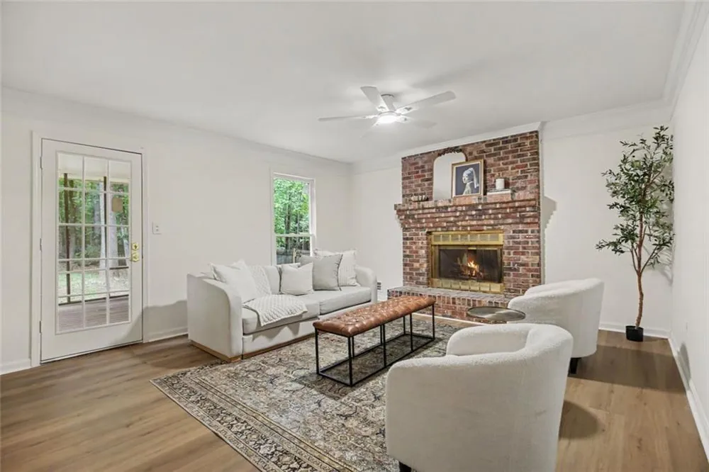 120 Marilyn Court Fayetteville, GA 30214