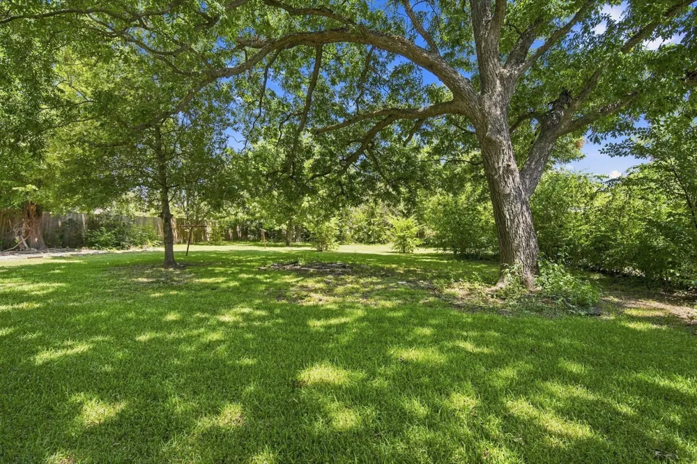 204 Methodist Street Red Oak, TX 75154
