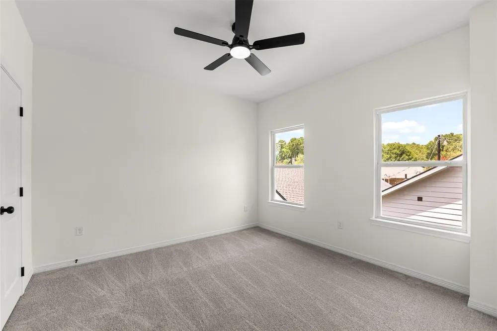 16736 E Ivanhoe Montgomery, TX 77316
