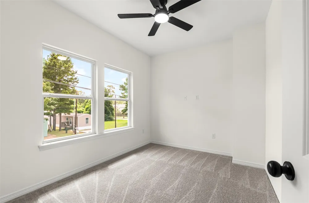 16736 E Ivanhoe Montgomery, TX 77316