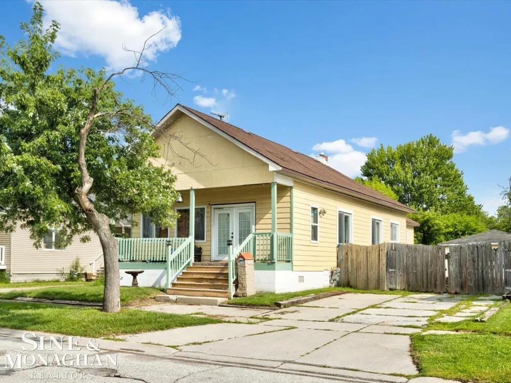 1219 White St Street Port Huron City, MI 48060