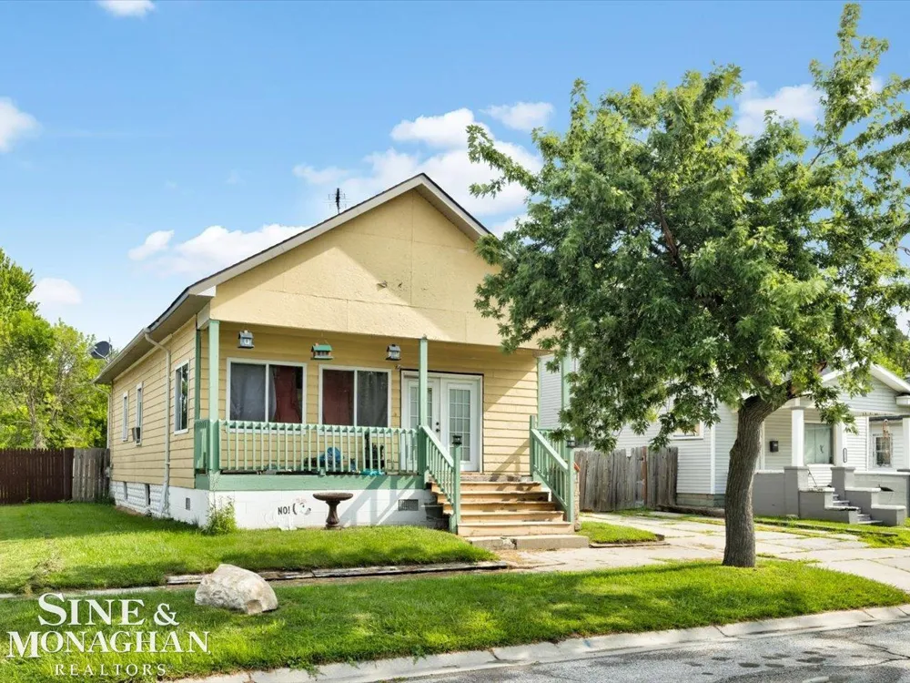 1219 White St Street Port Huron City, MI 48060