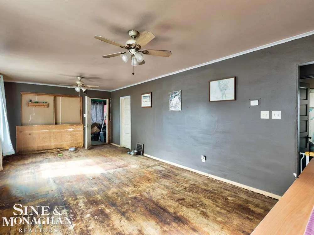 1219 White St Street Port Huron City, MI 48060