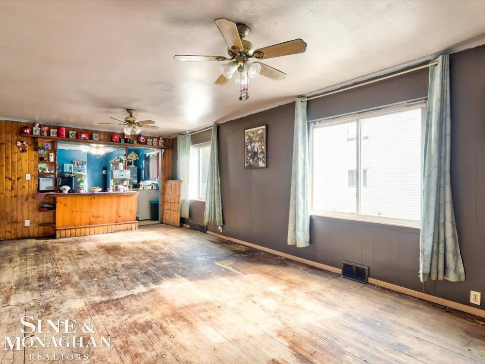 1219 White St Street Port Huron City, MI 48060