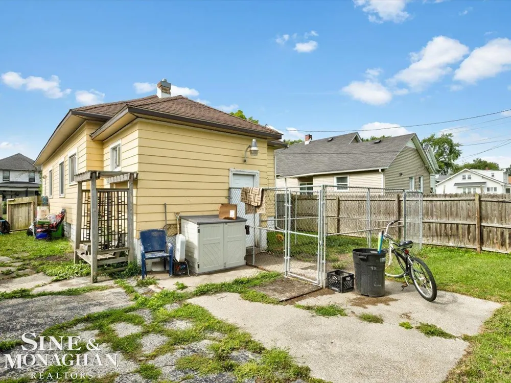 1219 White St Street Port Huron City, MI 48060
