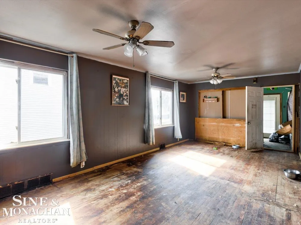1219 White St Street Port Huron City, MI 48060