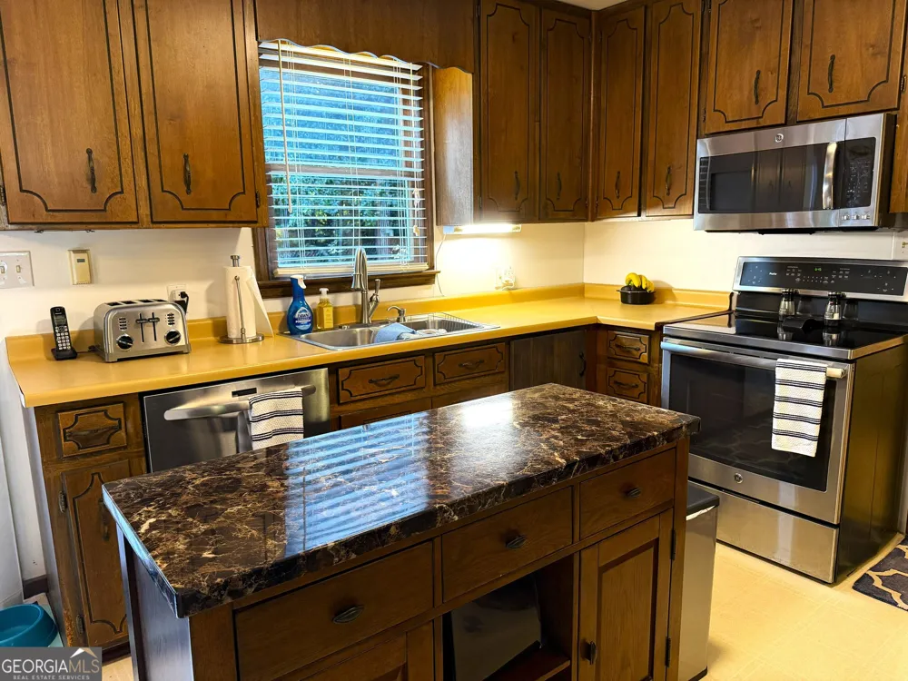 175 Windfall DR Winterville, GA 30683