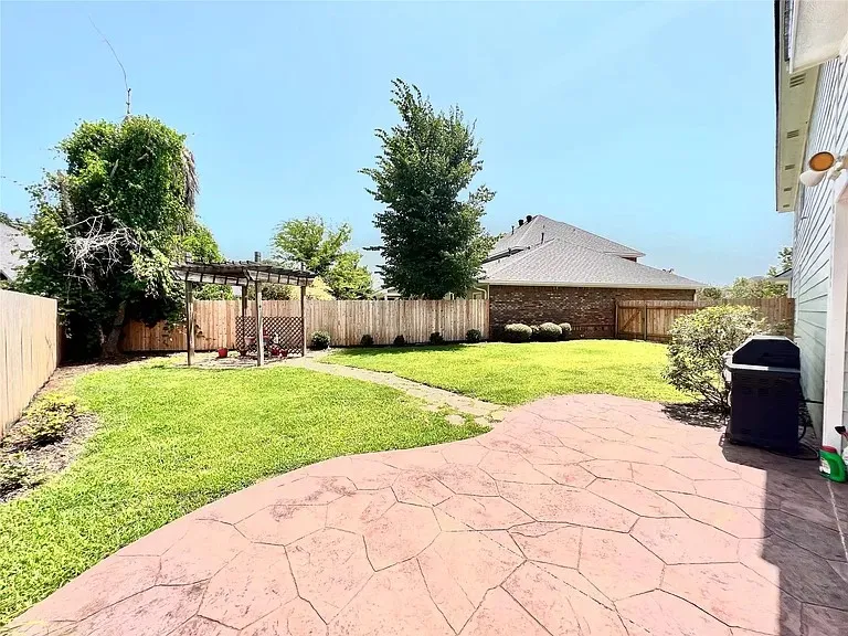 200 Grey Eagle Drive Shreveport, LA 71115