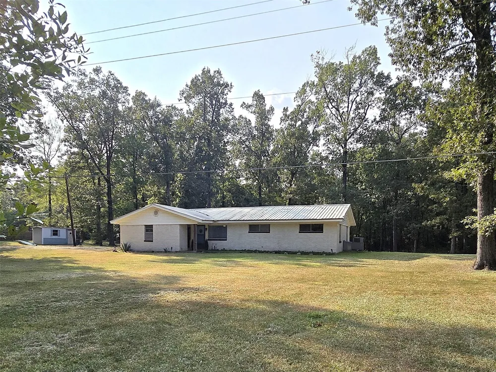 2295 Harley Golden Road Huntington, TX 75949