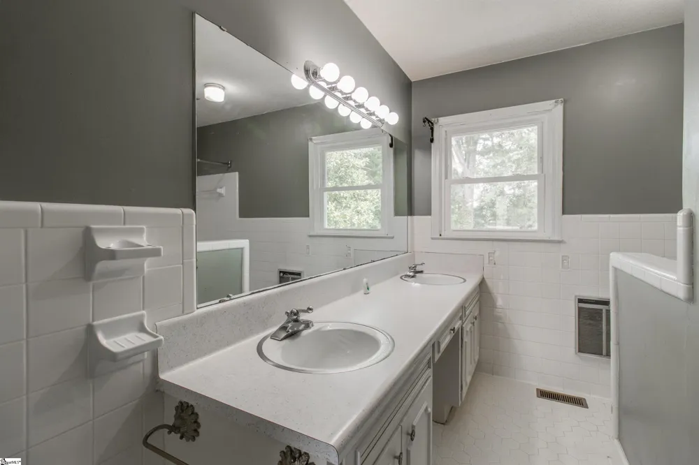 856 Neely Ferry Road Gray Court, SC 29645