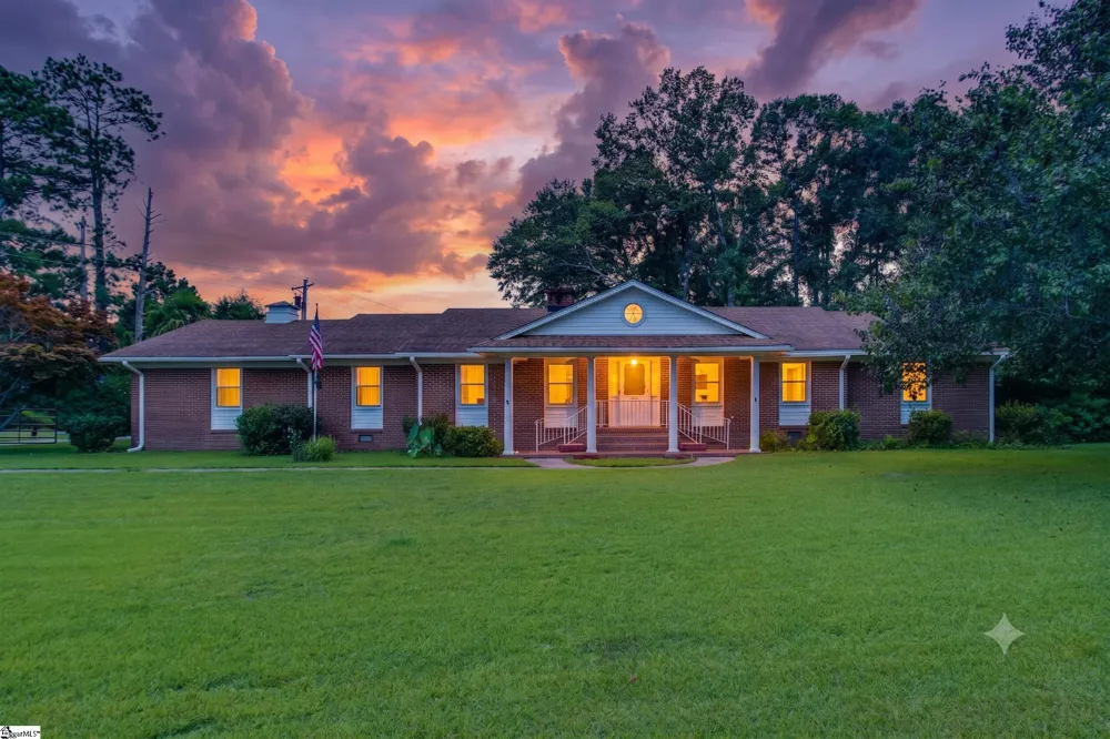 856 Neely Ferry Road Gray Court, SC 29645