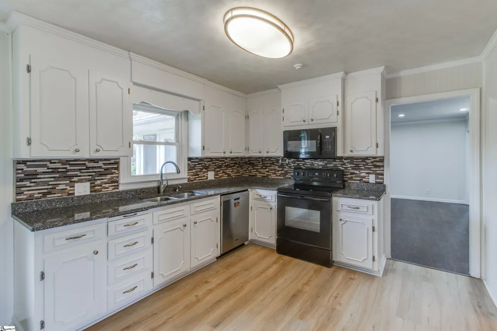856 Neely Ferry Road Gray Court, SC 29645