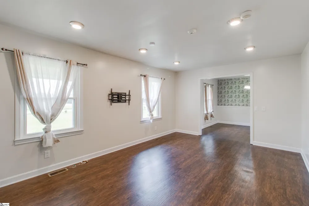 856 Neely Ferry Road Gray Court, SC 29645