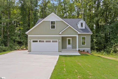 8 Pinewood Drive